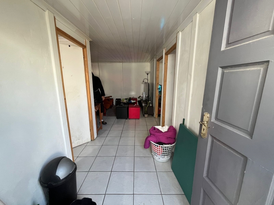5 Bedroom Property for Sale in Grassy Park Western Cape